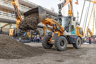 Foto des Brennstoffzellenradladers von Liebherr